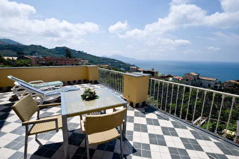 Relais Il Pennino Bed and Breakfast Massa Lubrense Exteriör bild